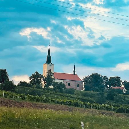 Вилла Vesela Chaloupka Kostelec  Экстерьер фото